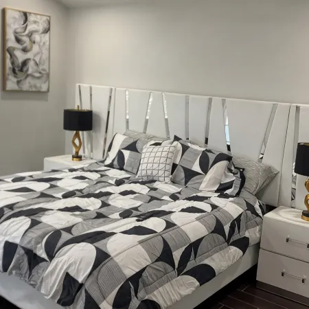 3-bedroom Modern House, recently renovated and upgraded with smart lighting