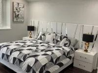 3-bedroom Modern House, recently renovated and upgraded with smart lighting - Balkoner