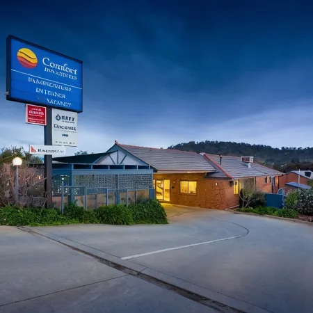 Blazing Stump Motel & Suites