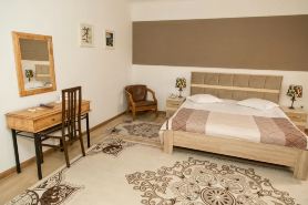 Mirazh Hotel