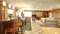 Large beautiful ocean front studio with private dock - Wifi