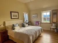 Award-Winning 5 Star Luxury Private Retreat - Hot Tub, Tennis, Fishing, Horses - Homestays