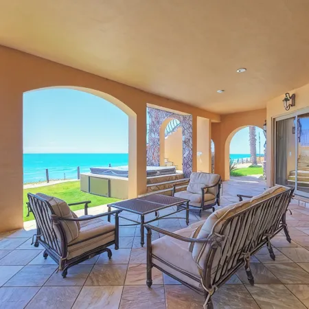 Villa #18: Luxury 5 Bed/5 Bath Oceanfront Home for 14 Guests. Renovated 3/26.