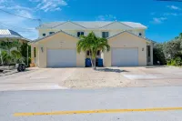 Latitude 24!  Cabana Club access, deep canal, jacuzzi, kayaks, ice machine.