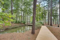 Reynolds Lake Oconee Condo-Newly Updated-On-Site Biking & Hiking