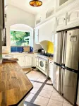 In the midst of the Green Butterfly, Maison La Samana offers comfort and tranquillity. - 3 Sao
