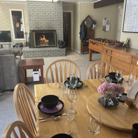 Lodge on the Loop, a pet-friendly retreat with private hot tub & sauna