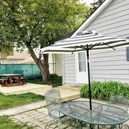 3-bedroom vacation home just a short walk to Lake Michigan