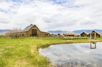 Beautiful Log Cabin in Paradise Valley, Montana - Hytter