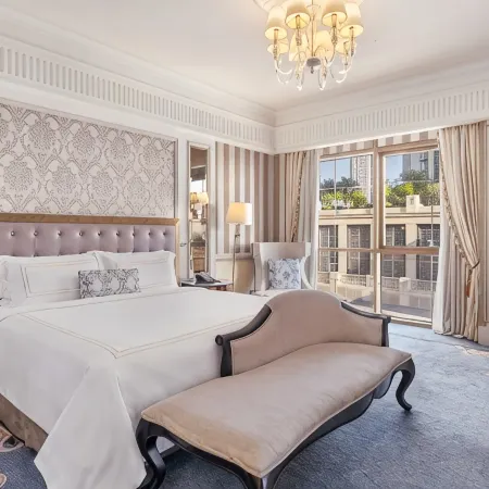 Al Habtoor Palace Dubai Отели рядом с достопримечательностью «Торговый центр Bay Avenue»