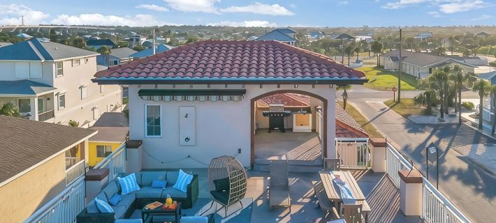 Oceanview Rooftop Patio Overlooking Flagler Beach W Firepit, Game Room, Bikes Hotels in Flagler Beach