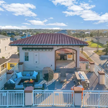 Oceanview Rooftop Patio Overlooking Flagler Beach W Firepit, Game Room, Bikes