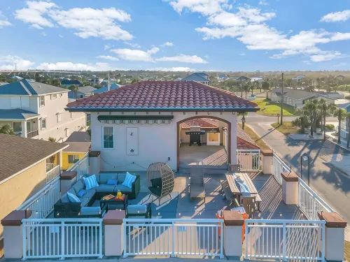 Oceanview Rooftop Patio Overlooking Flagler Beach W Firepit, Game Room, Bikes