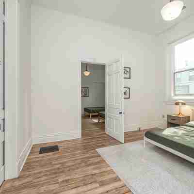 Charming 3-bed church with natural light, historic charm in lovely Covington KY Rooms