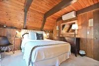 Chalet in Stanislaus National Forrest near Murphys w/ privacy and canyon views - balcony