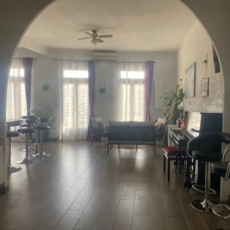 Large apartment on canal 2 steps from downtown Sète
