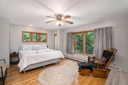 Glen Arbor Getaway • Brand New Air Conditioning! • Dog Friendly!