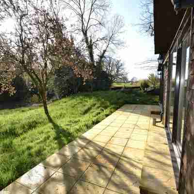 3 bed converted chapel with lake view Hotel Exterior