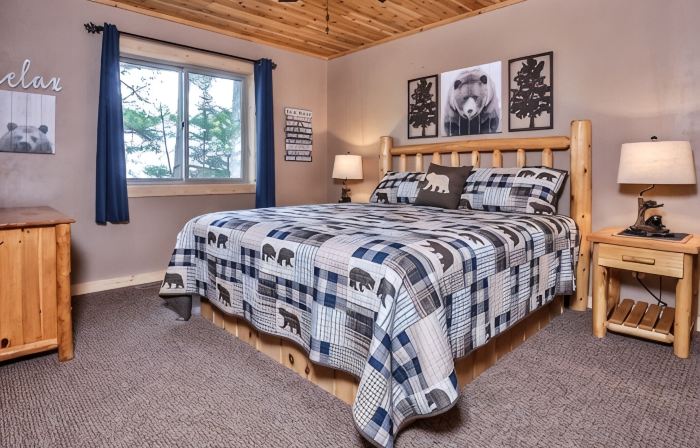Nature's Edge: Lakefront Home - WiFi, Free Firewood, Generator, No Cleaning Fee!