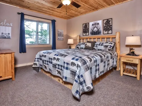Nature's Edge: Lakefront Home - WiFi, Free Firewood, Generator, No Cleaning Fee!