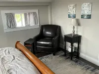 Lamoka Lake House with Sundeck and Dock in the Finger Lakes Hoteles en Tyrone