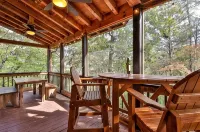 Peaceful Retreat~7 mins to town~Hot Tub,Fire Pit,Game Room, Fireplace & More! - Alphydda
