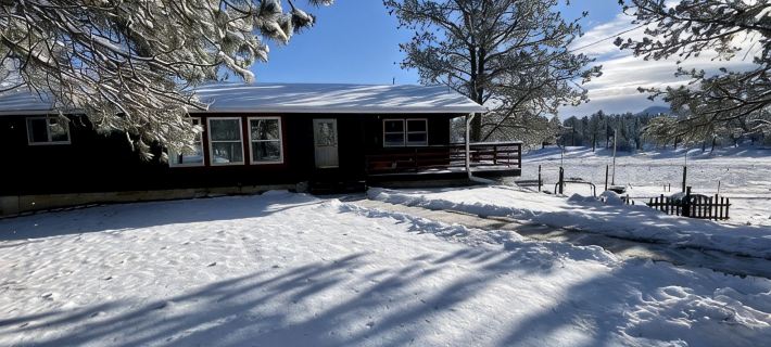 Beautiful Countryside with 6 Bdrm with Central Air, Next to Custer State Park Hotels in Custer County