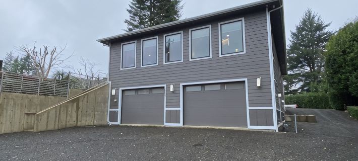 Luxurious Modern Retreat with 3 King Suites Ξενοδοχεία στην πόλη Coos County