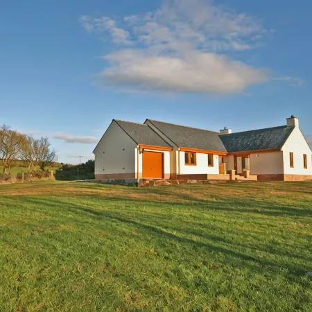 Luxury lodge situated idyllically on the edge of a small working farm