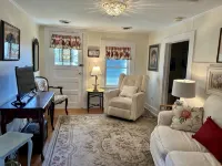 Beach cottage in the heart old town Manteo 0BX.  welcome - 3-Star