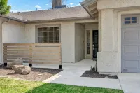 Magnolia Peaceful Vibes + Cozy Near Hospital Lemoore Base and centrally located