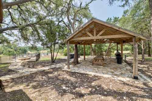 Whitetail Oaks - Rustic Charm Meets Fun! Private Pool & Pickleball on 34 Acres - 4-Star