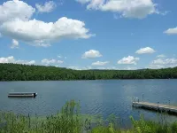 Bower Cabin- Cabin in woods on a remote pond, Romantic getaway, Green living! - Alphydda
