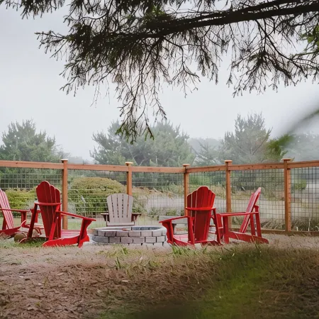 Remodeled Copalis Beach cottage with fully fenced yard