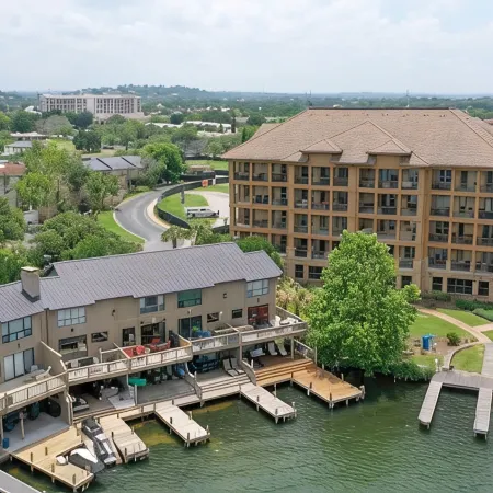 Remodeled Family Waterfront Townhome in the Heart of Horseshoe Bay
