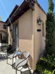 Serenity by the Lake. Beautiful neighborhood I short walk to lake and trails - Kitchen