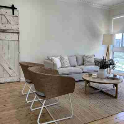 Renovated home close to sports precinct, hospital and short walk to Albury CBD Others