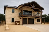 Spacious 5-bedroom house with a private pool on the golf course.