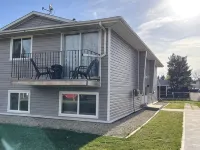 Lovely 2 Bedroom apartment Hotels in Camrose