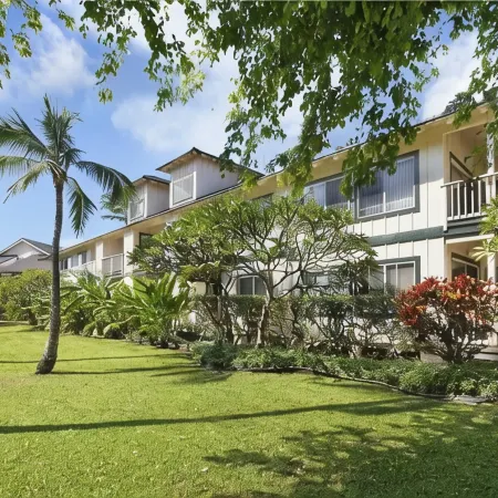 5 Beds Downstairs Corner Unit with AC, 3 Pools, 6 minutes to Beaches, Beach Cart