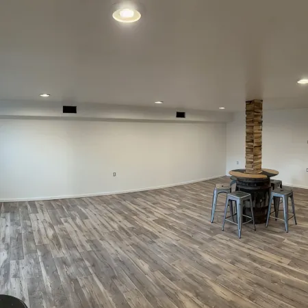 Newly Renovated 5-Bedroom Home Near Lambeau Field with Indoor Pool.