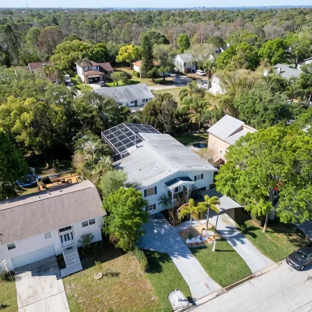 10 Min to the best beach & golf course! Massive Home: Pool, Hot Tub, Game Room!