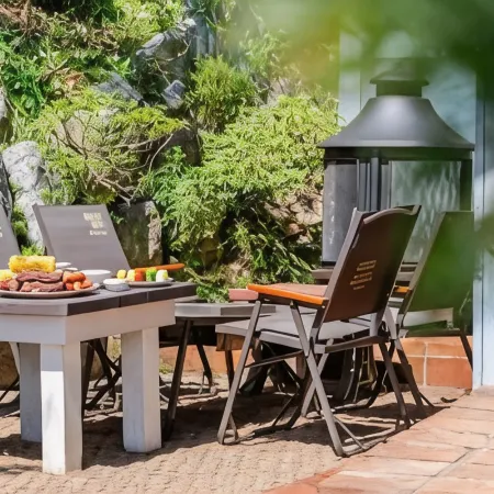 Yangyang Little Forest Pension (Breakfast, Spa)