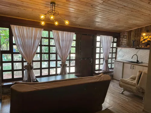 Safari House Tbilisi Wine & Family Hotel - ที่มีสระว่ายน้ำ