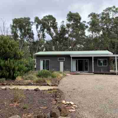 Bright and spacious bungalow in authentic bush setting Hotel Exterior