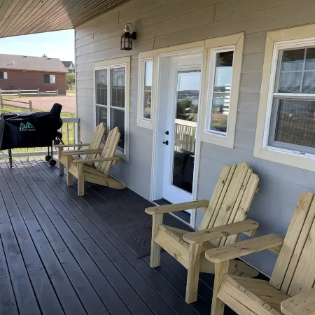 Entire home steps from the Missouri River!