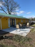 Come and stay at our waterfront 3200 sq ft Guest House! - Homestays