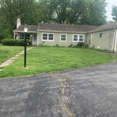 Cozy Cottage - 14 Mi. S. of Indianapolis in the Greenwood/Bargersville Area
