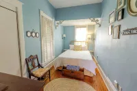 Historic Cottage - Walk to Downtown & Trails