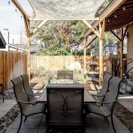 NEW Riverside Vintage Gem, Truckee River 1 Block, Centrally Located + Grill